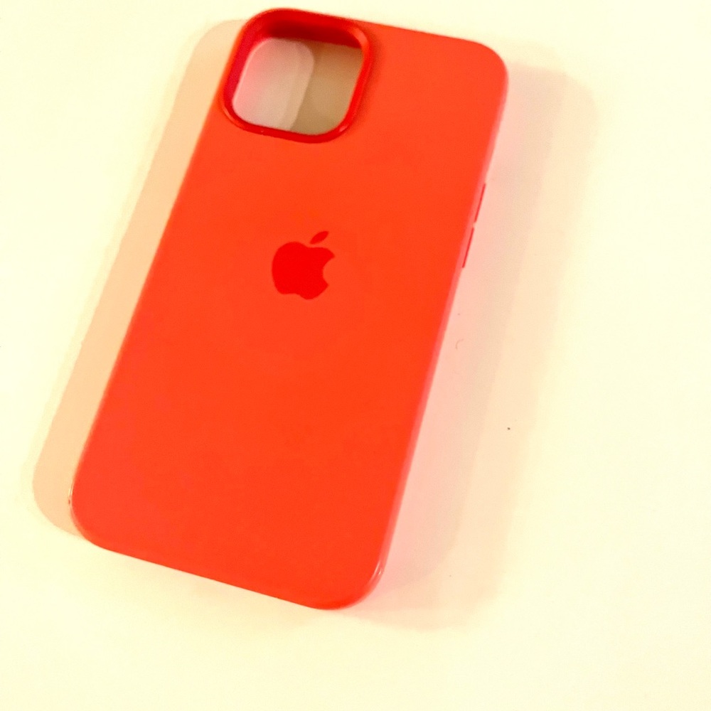 Apple iPhone 12/12 Pro Max Silicone Case